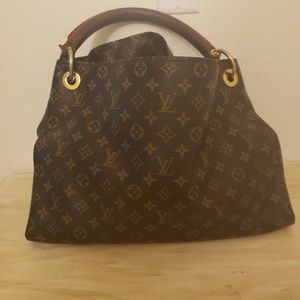 Louis Vuitton Artsy MM